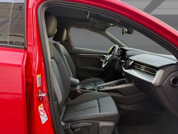 Audi A3 Sportback 35 TFSI = S-line = Гаранция, снимка 8 - Автомобили и джипове - 52678702