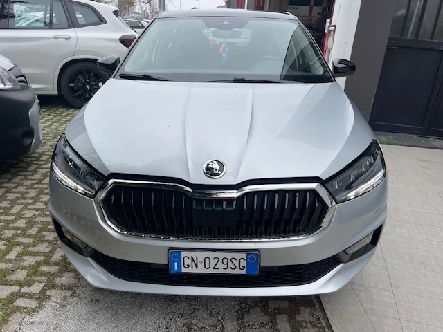 Skoda Fabia 1.0 TSI , снимка 2 - Автомобили и джипове - 54041792