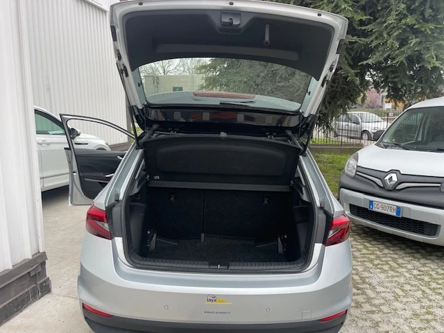 Skoda Fabia 1.0 TSI , снимка 6 - Автомобили и джипове - 54041792