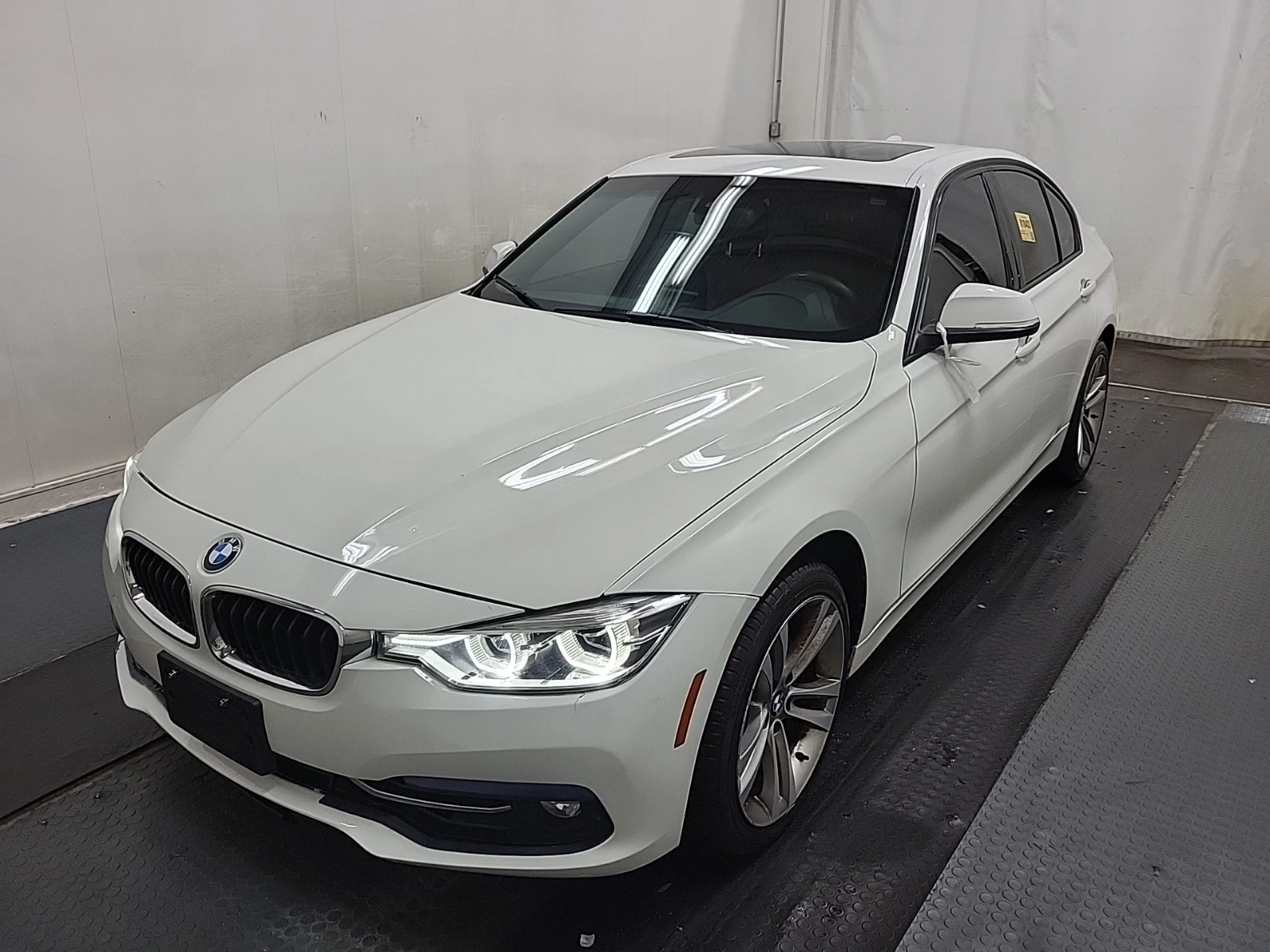 BMW 330 * XDRIVE30I * CARFAX * ЦЕНА ДО БЪЛГАРИЯ, снимка 1