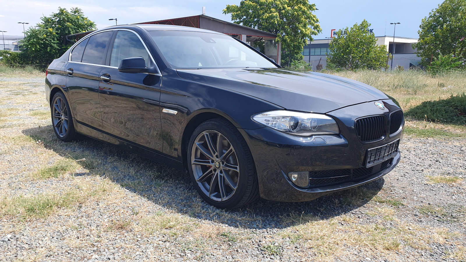 BMW 530 ПРОДАДЕН - изображение 3