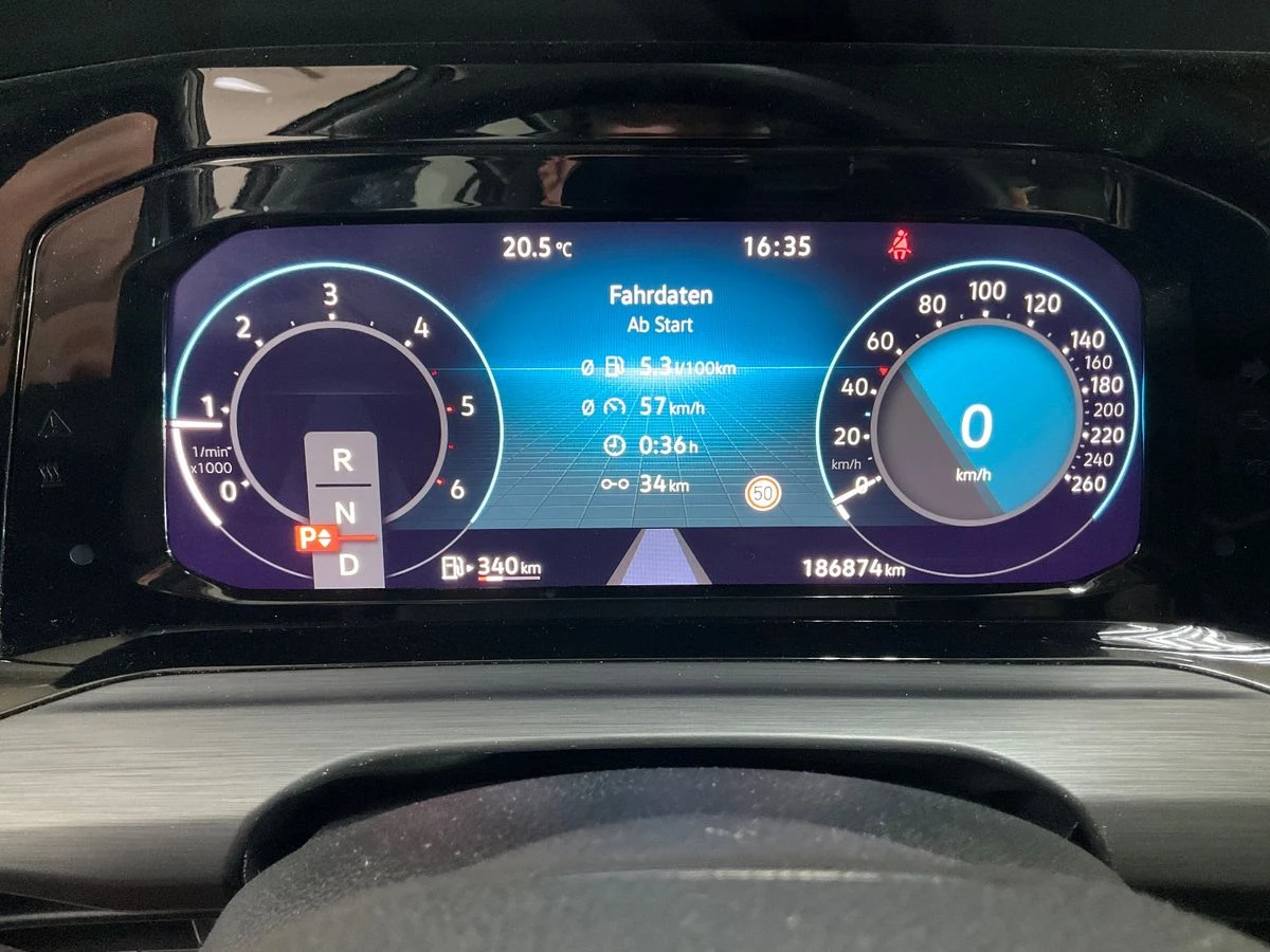 VW Golf 2.0* TDI* Style - изображение 10