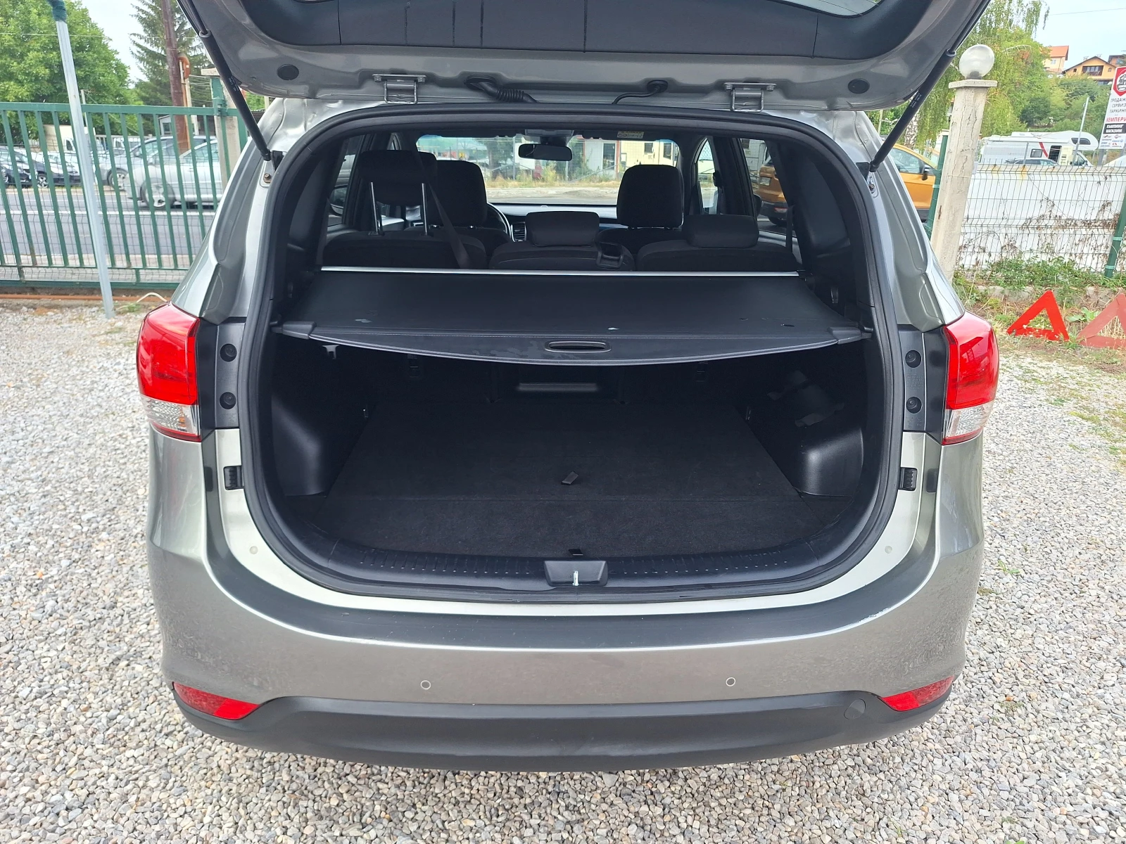 Kia Carens 1.7crdi 116ks full! - изображение 9
