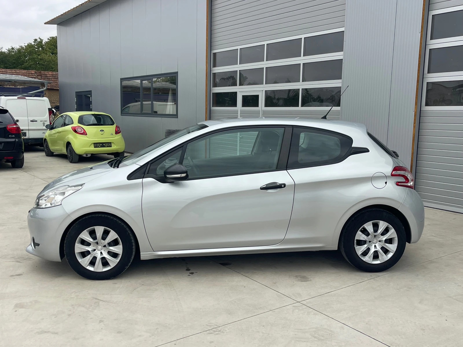 Peugeot 208 1.4HDI - изображение 2
