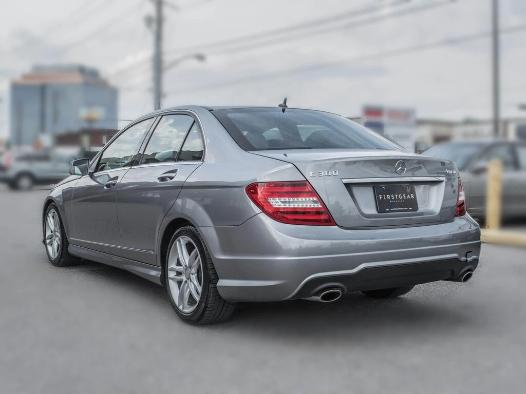 Mercedes-Benz C 300 * АВТО КРЕДИТ* ЦЕНА ДО БГ * Сервизна история *  - изображение 5