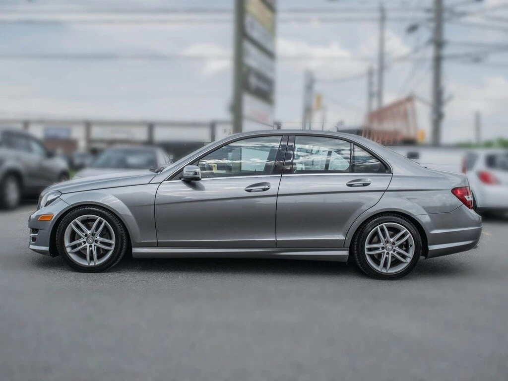 Mercedes-Benz C 300 * АВТО КРЕДИТ* ЦЕНА ДО БГ * Сервизна история *  - изображение 4