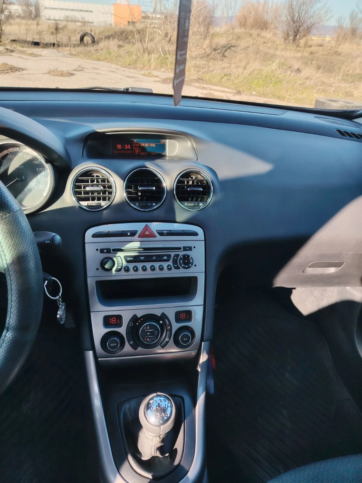 Peugeot 308 1.6 e-HDI  - изображение 9