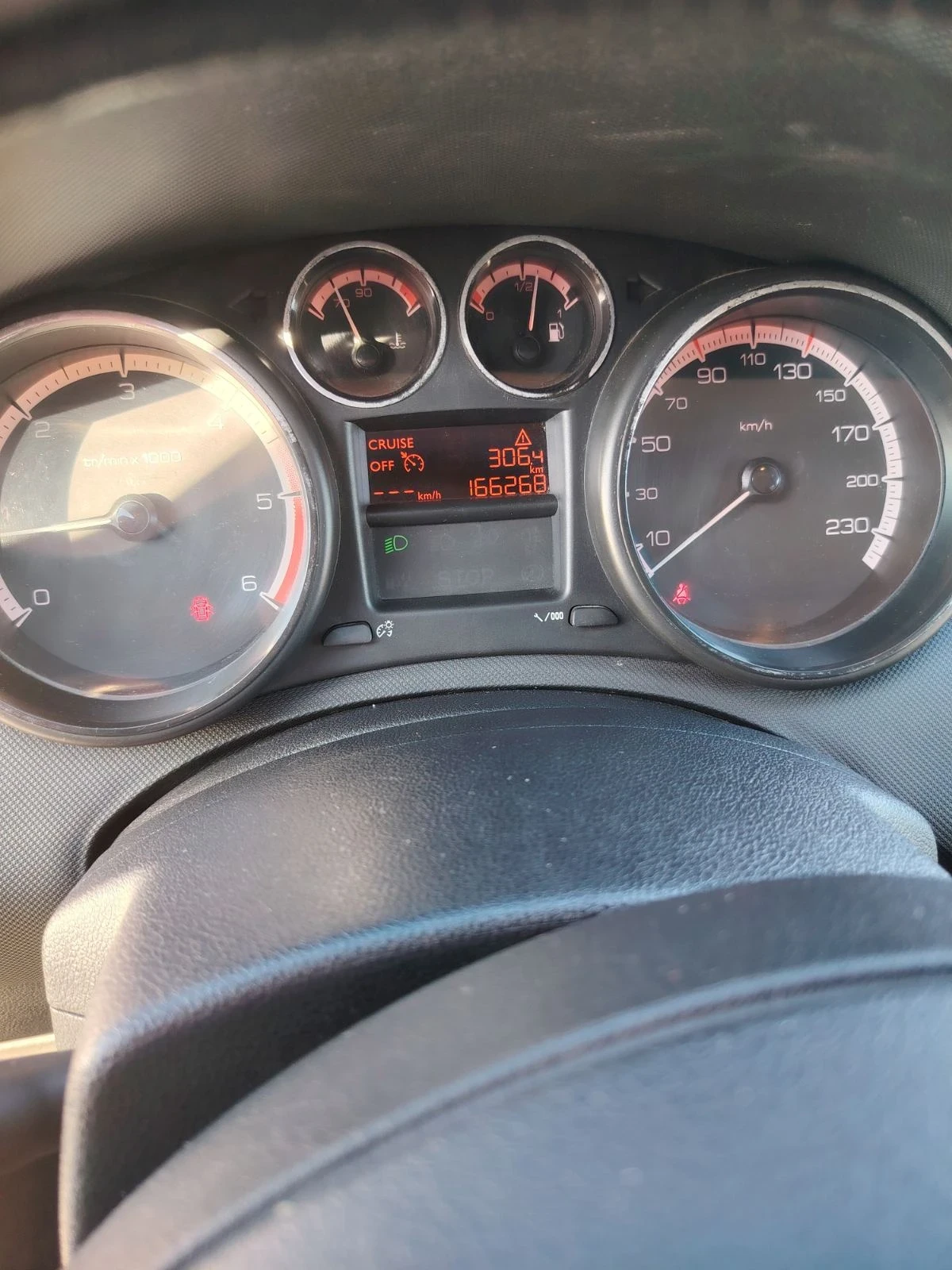 Peugeot 308 1.6 e-HDI  - изображение 8