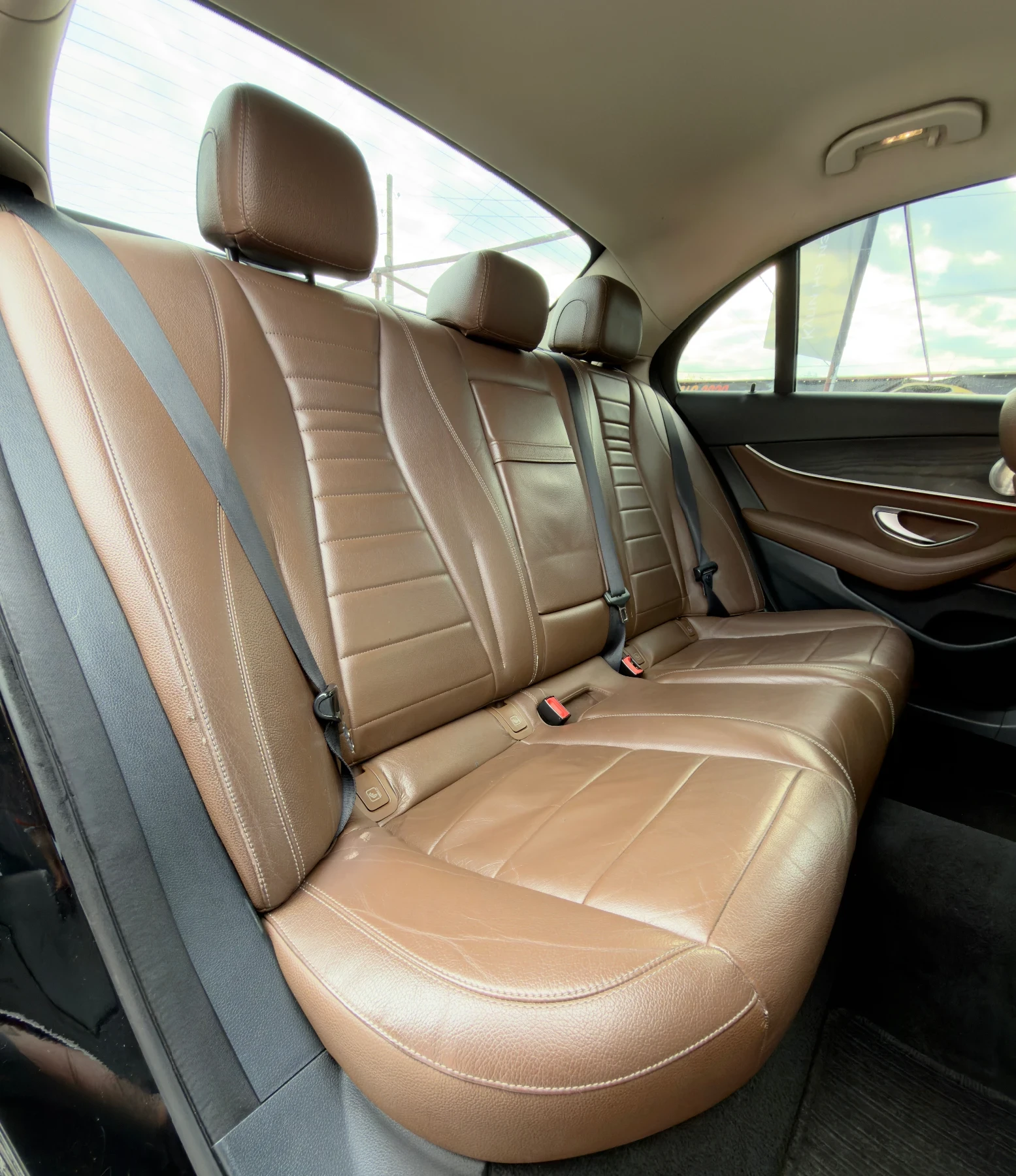 Mercedes-Benz E 220 AMG* DIGITAL* 9G* BURMESTER* СОБСТВЕН ЛИЗИНГ - изображение 10