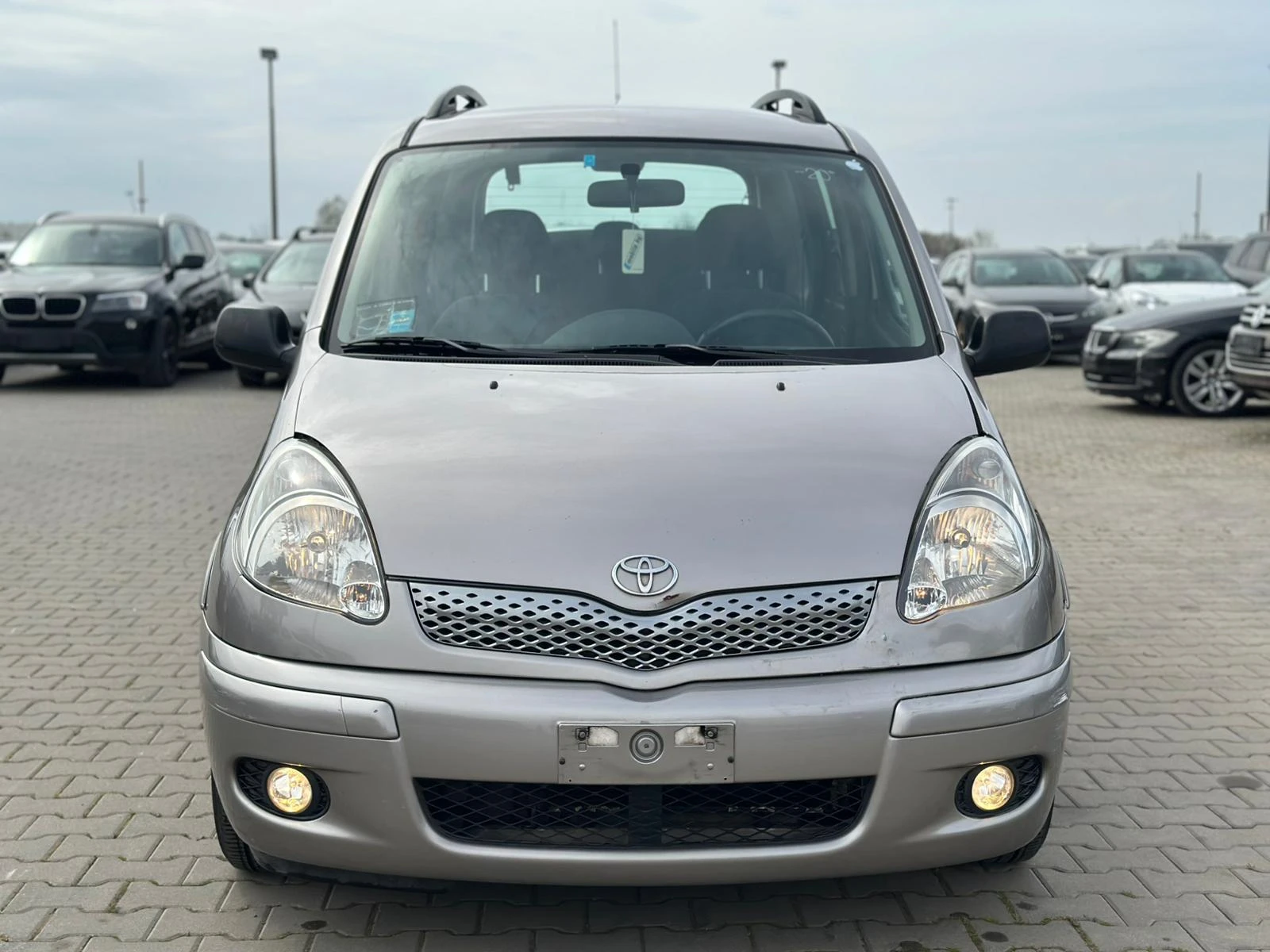Toyota Yaris verso / 1.3I / GAS / , снимка 8 - Автомобили и джипове - 54219635