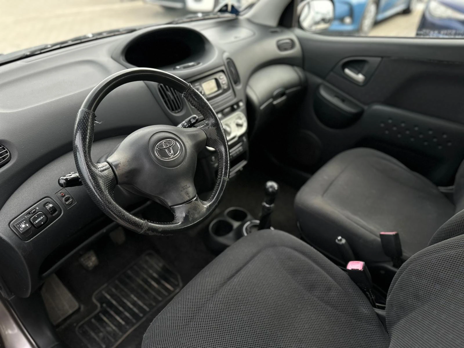 Toyota Yaris verso / 1.3I / GAS / , снимка 9 - Автомобили и джипове - 54219635