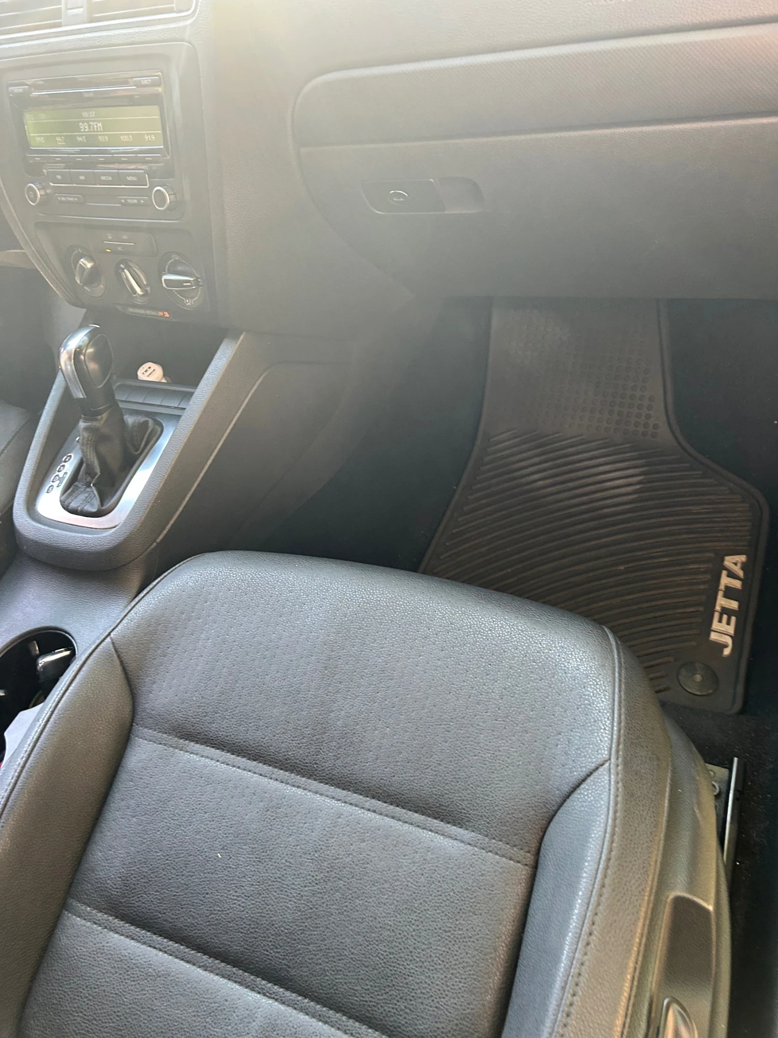 VW Jetta 2.5 SE, снимка 2 - Автомобили и джипове - 54642214