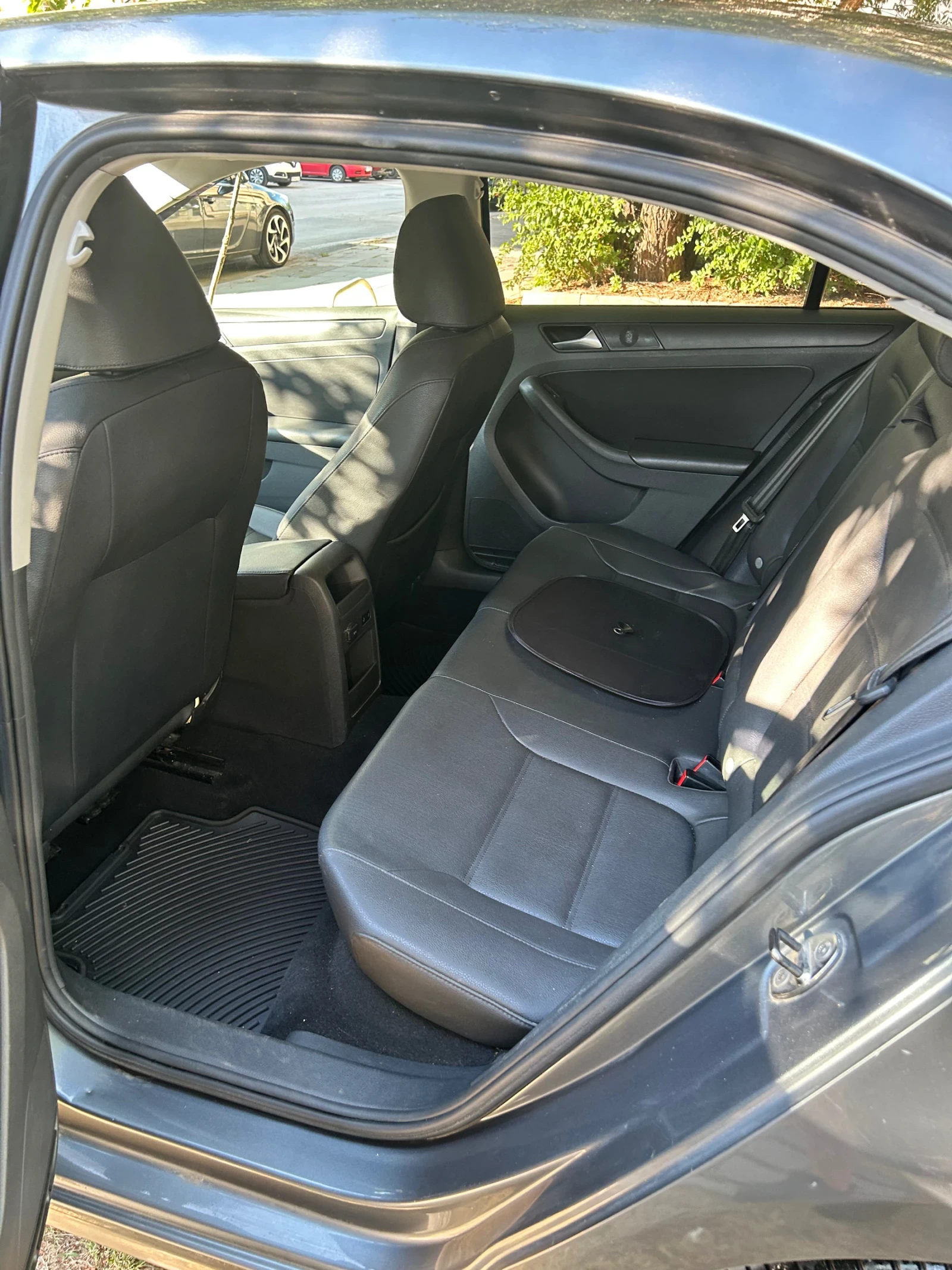 VW Jetta 2.5 SE, снимка 7 - Автомобили и джипове - 54642214