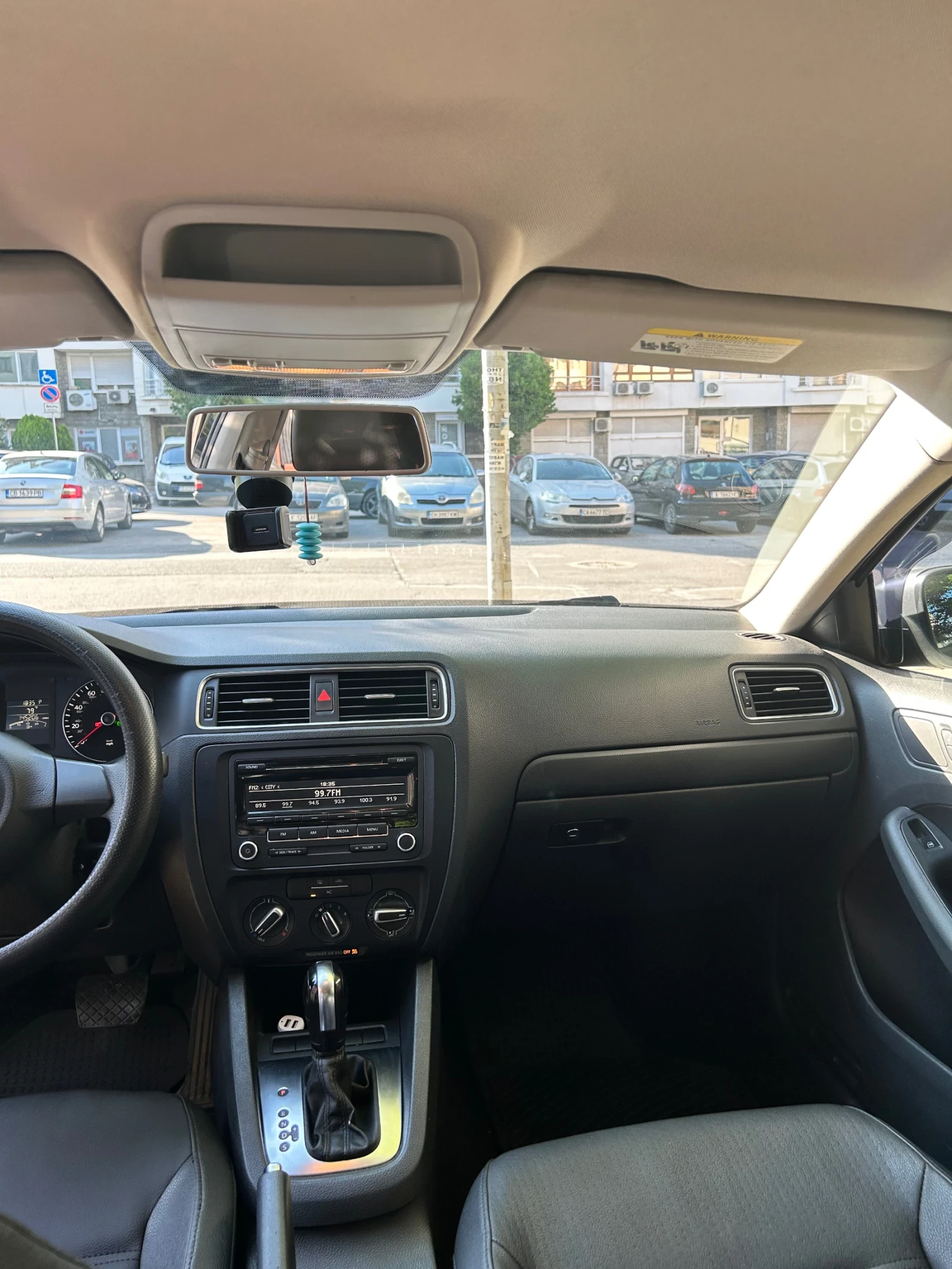 VW Jetta 2.5 SE, снимка 5 - Автомобили и джипове - 54642214