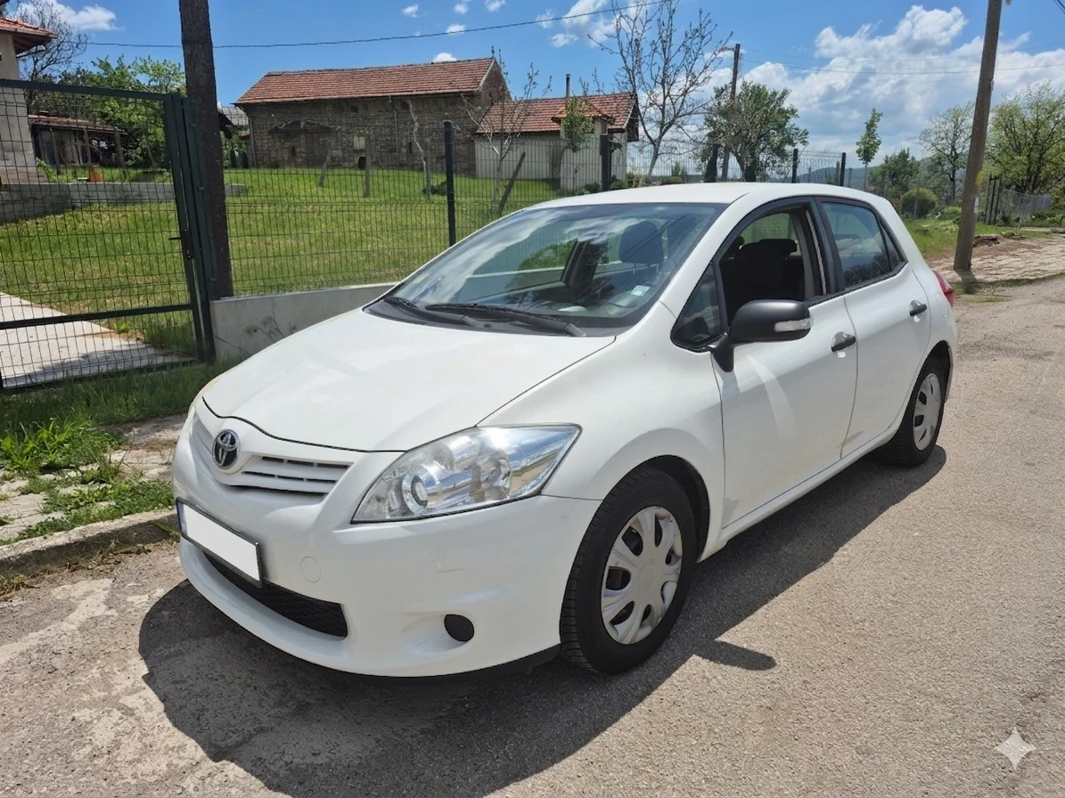 Toyota Auris 1.33, снимка 2 - Автомобили и джипове - 54727687