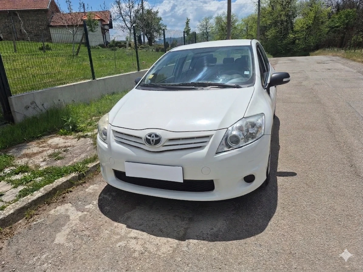 Toyota Auris 1.33, снимка 4 - Автомобили и джипове - 54727687