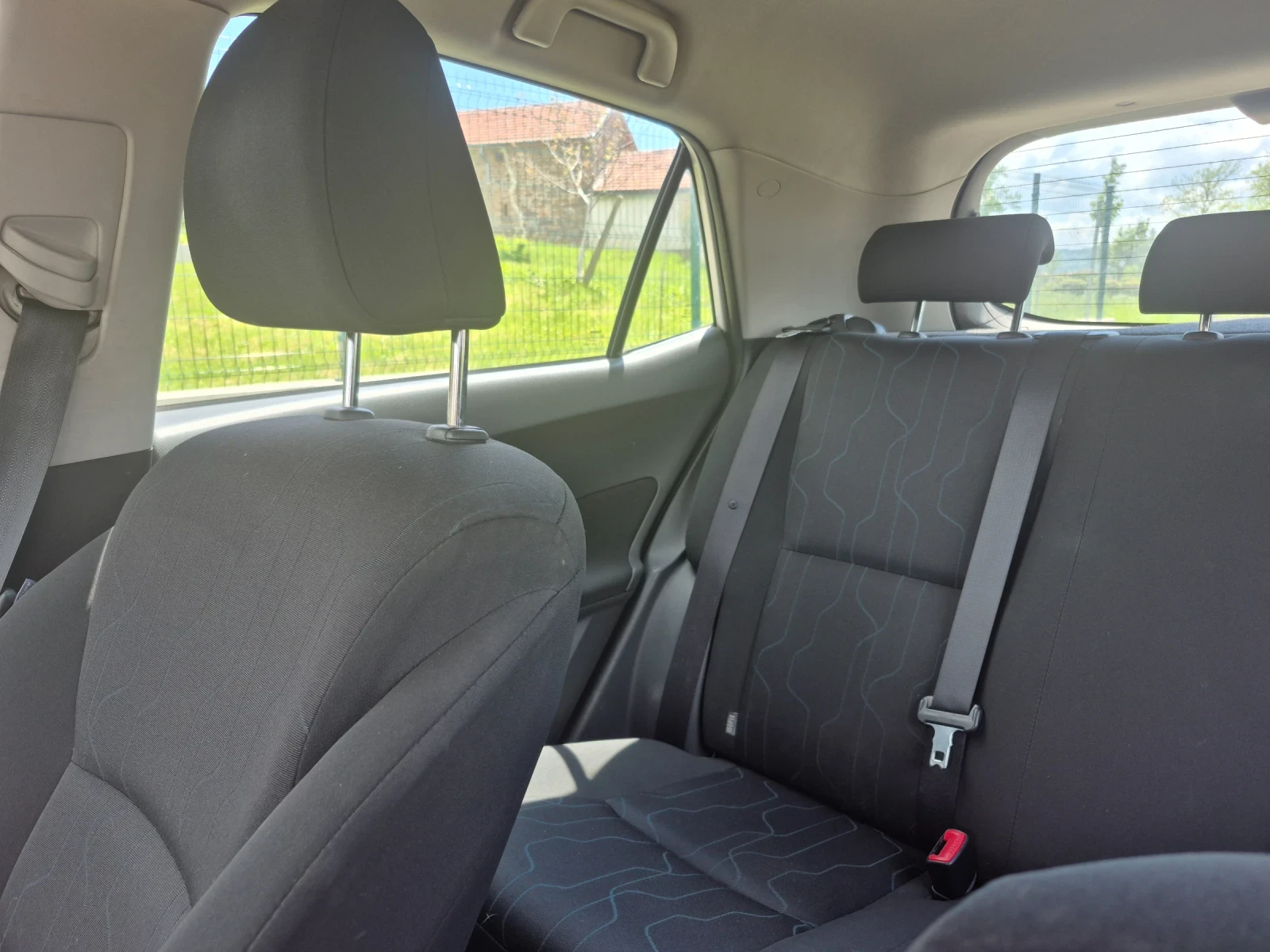Toyota Auris 1.33, снимка 6 - Автомобили и джипове - 54727687