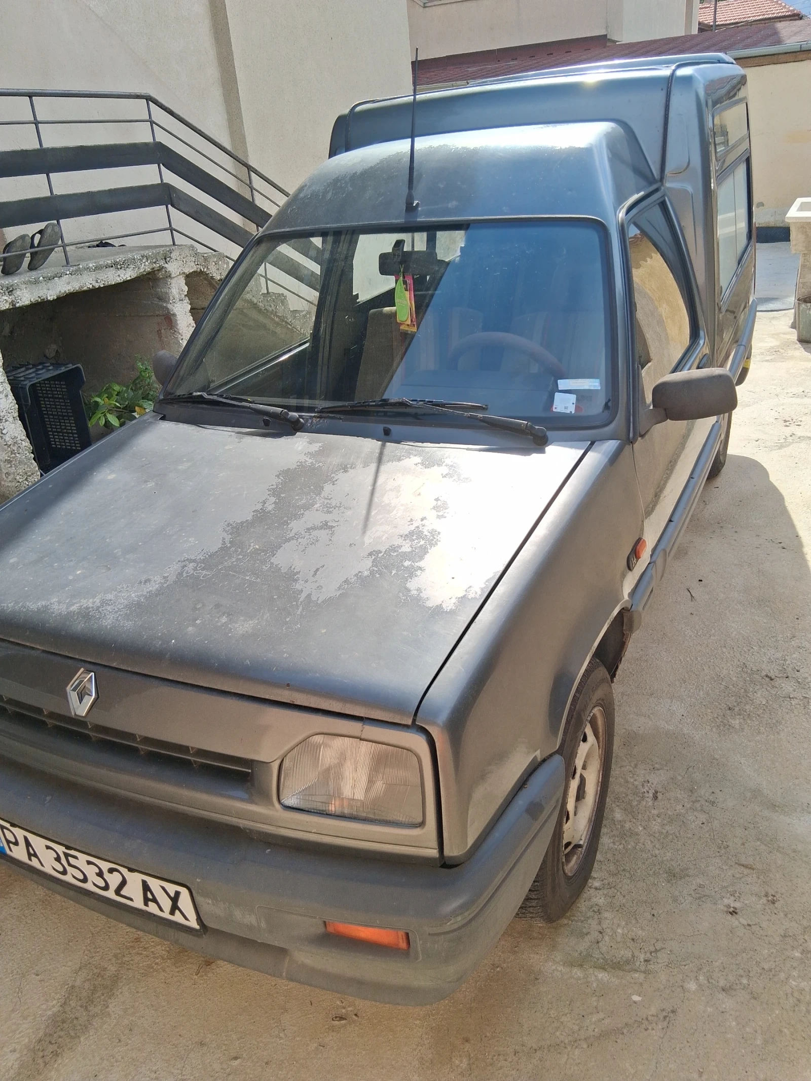 Renault Express 1.4, снимка 4 - Автомобили и джипове - 54812357