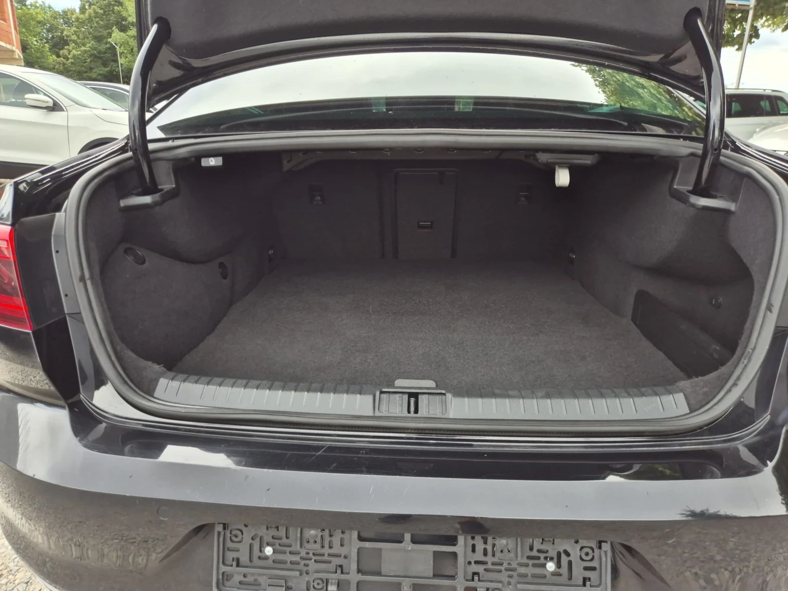 VW Passat 1.4GTE+ Navi, снимка 8 - Автомобили и джипове - 55223724