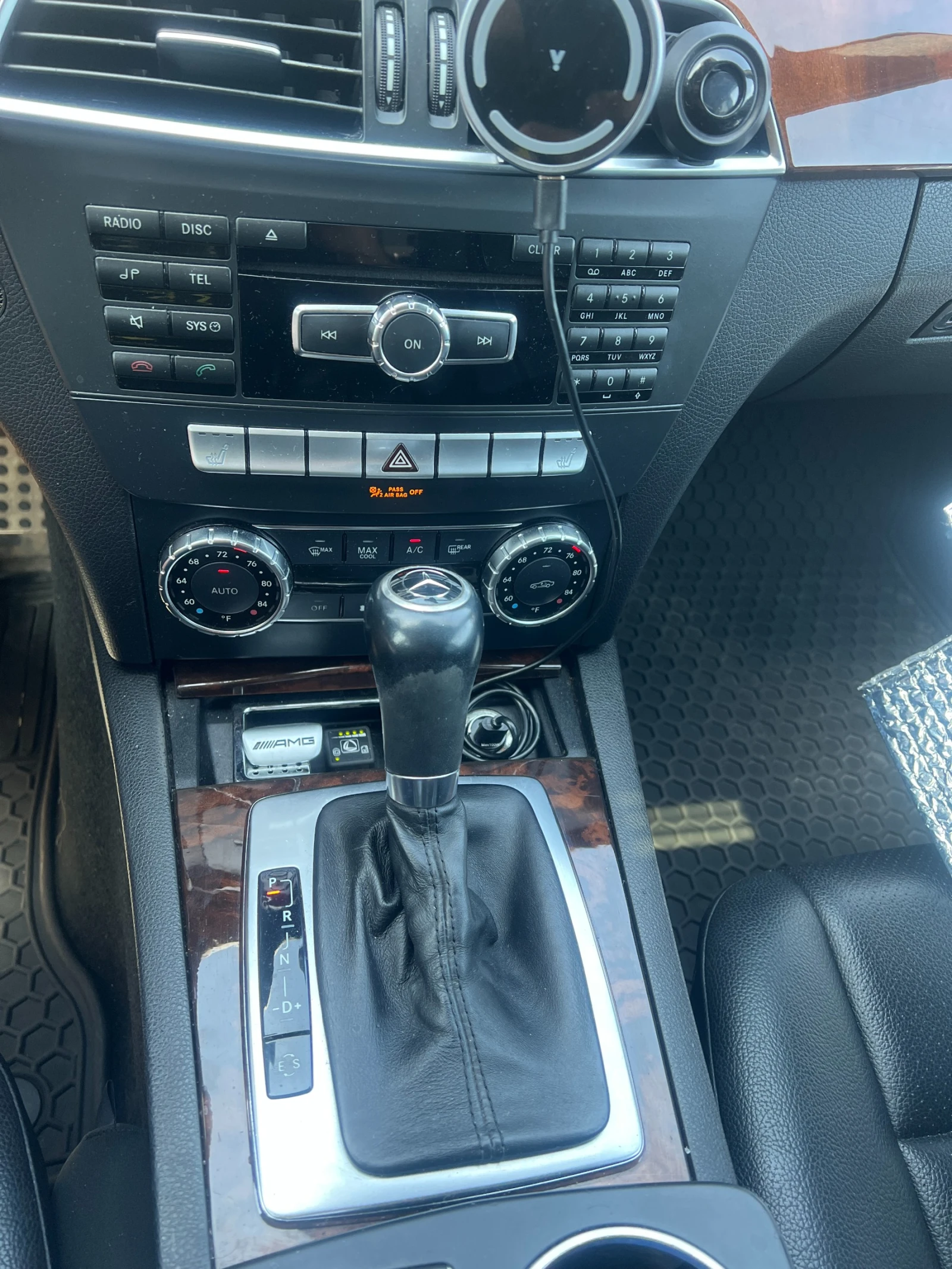 Mercedes-Benz C 300 4matic, снимка 14 - Автомобили и джипове - 55481130