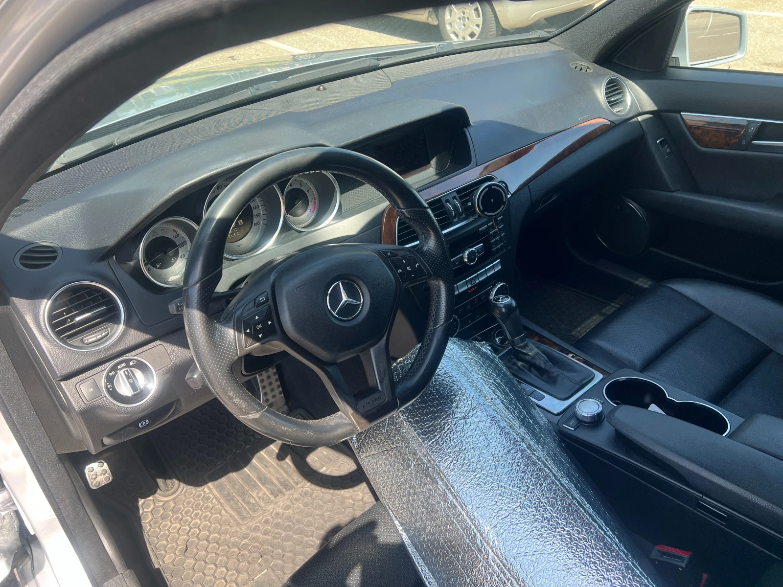Mercedes-Benz C 300 4matic, снимка 12 - Автомобили и джипове - 55481130