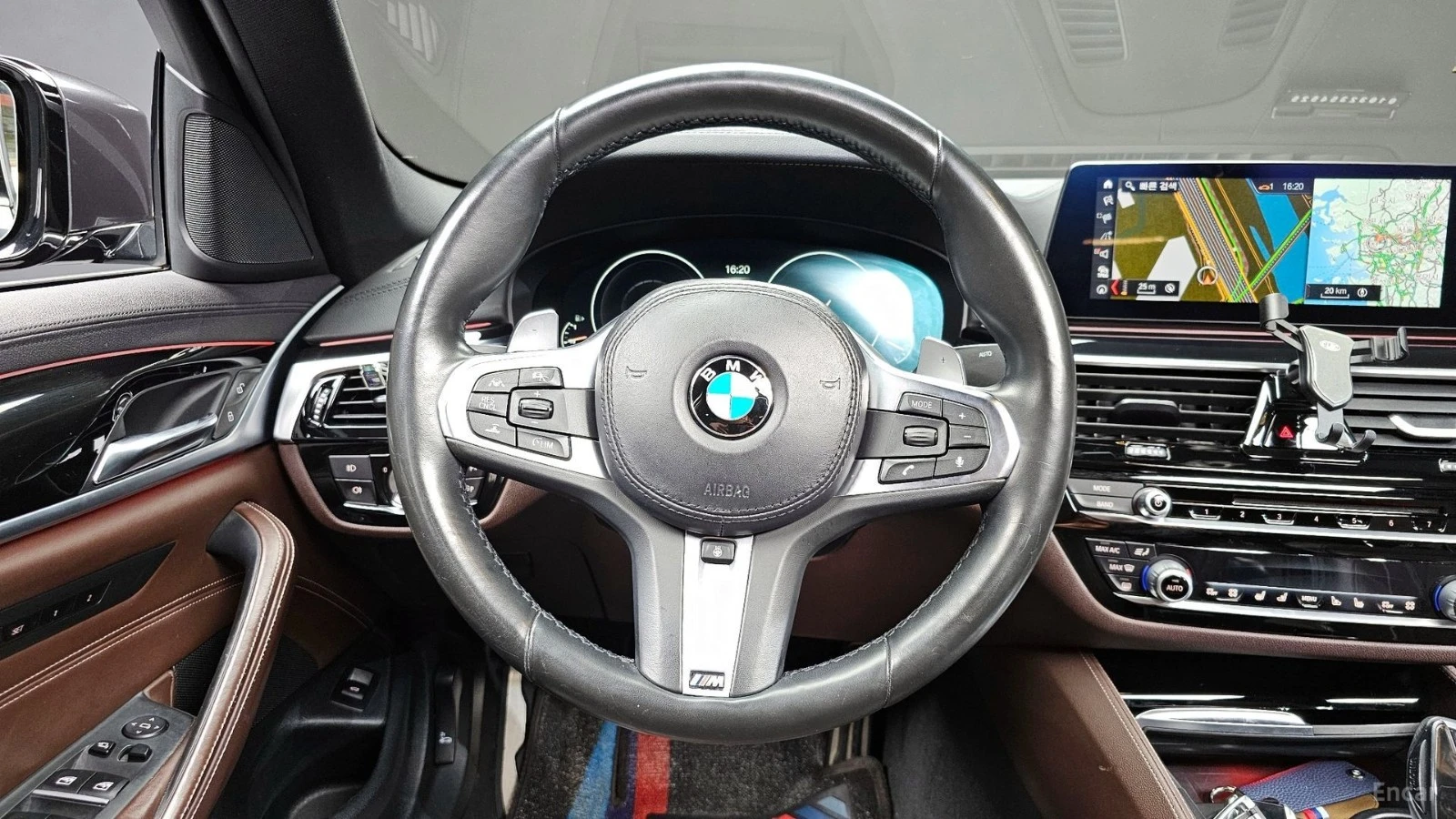 BMW 530 M-SPORT PLUS* ПОДГРЕВ* ОБДУХВАНЕ* ШИБИДАХ* 360* HU, снимка 12 - Автомобили и джипове - 55485389