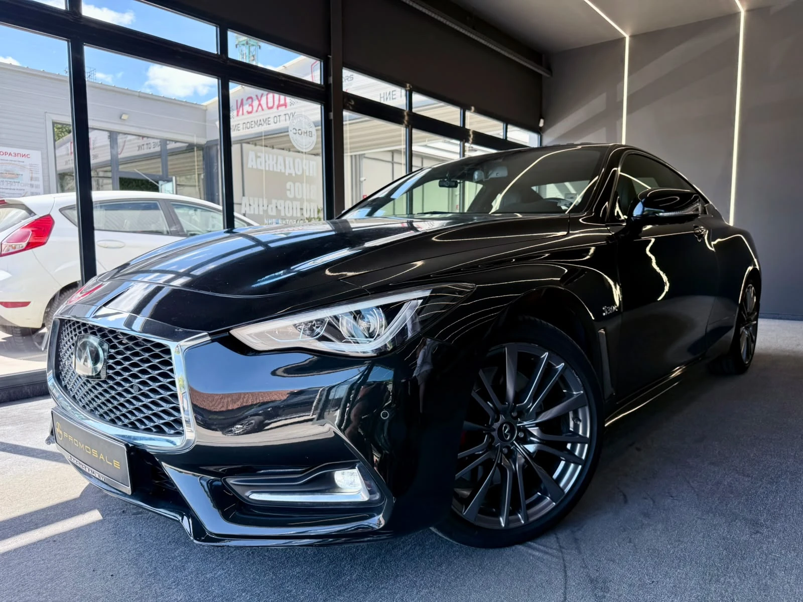 Infiniti Q60 S* RED SPORT* AWD* BOSE* Подгреви* ЛИЗИНГ , снимка 3 - Автомобили и джипове - 56018637