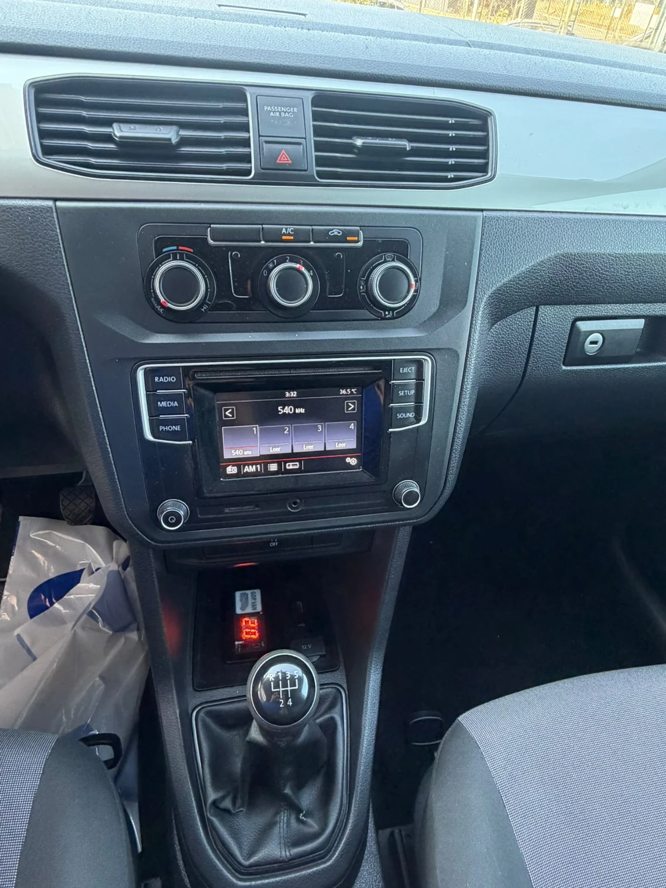 VW Caddy 2.0-102кс, Хладилен , снимка 6 - Автомобили и джипове - 56126770