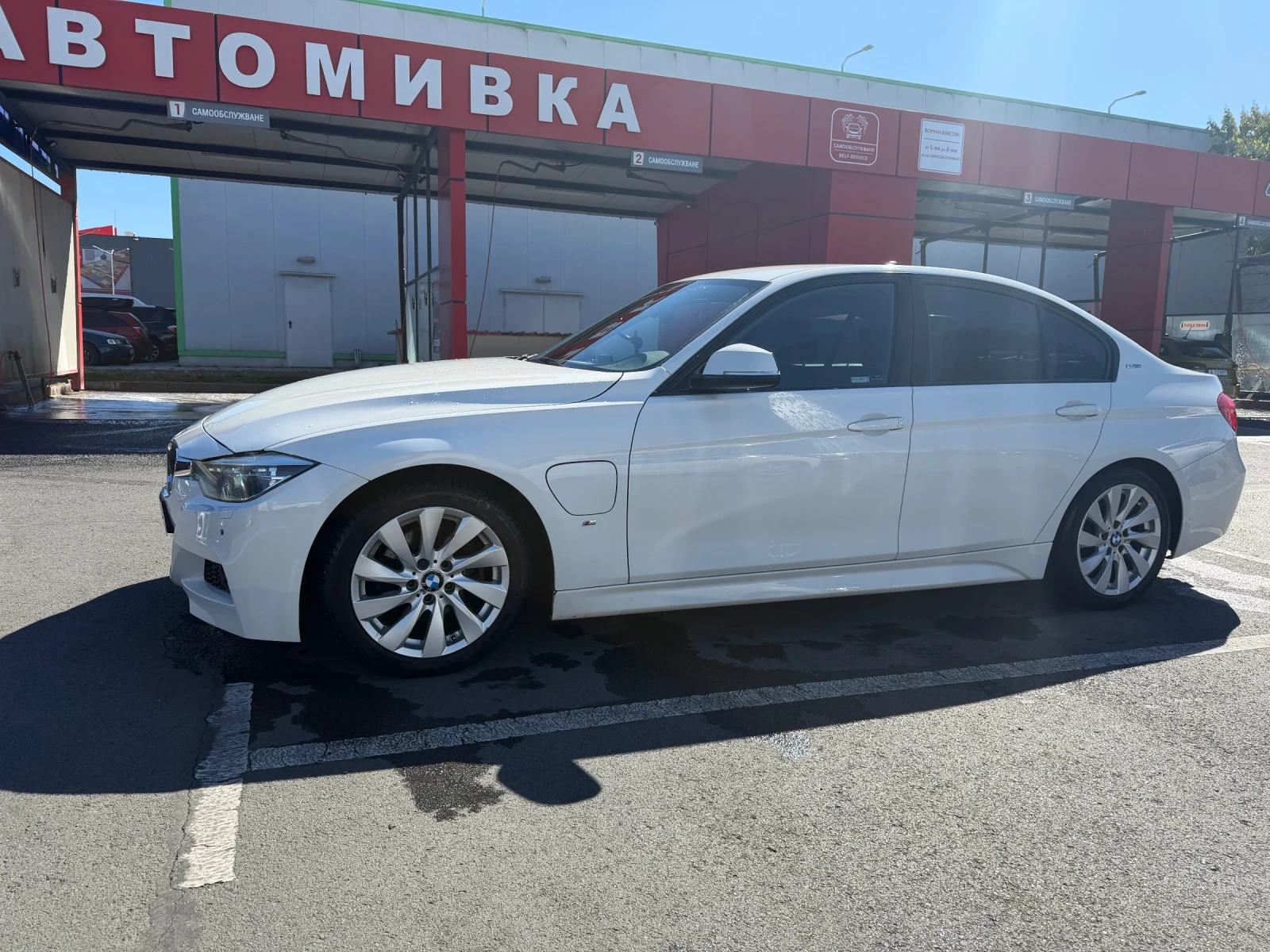 BMW 330, снимка 2 - Автомобили и джипове - 56358725