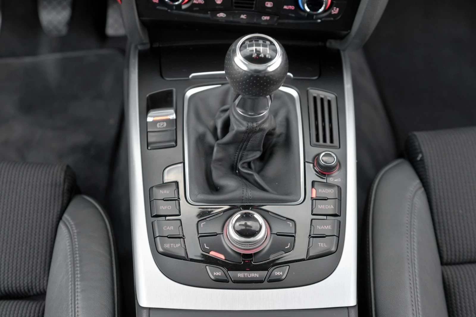 Audi A5 1.8 TURBO, снимка 13 - Автомобили и джипове - 56580530