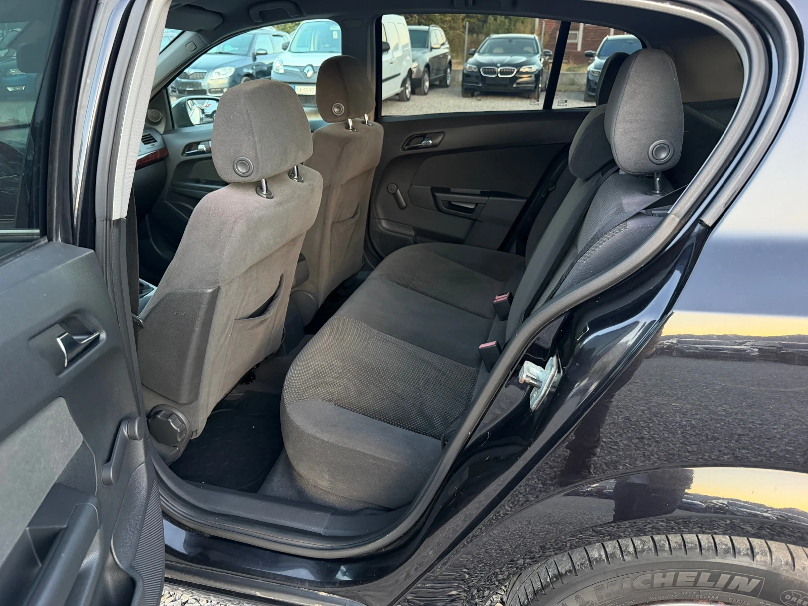 Opel Astra 1.7CDTi 101к.с * Климатроник* , снимка 14 - Автомобили и джипове - 56590744