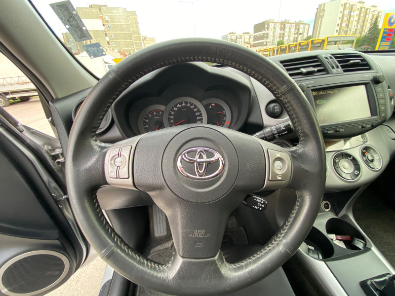 Toyota Rav4, снимка 12 - Автомобили и джипове - 45768710