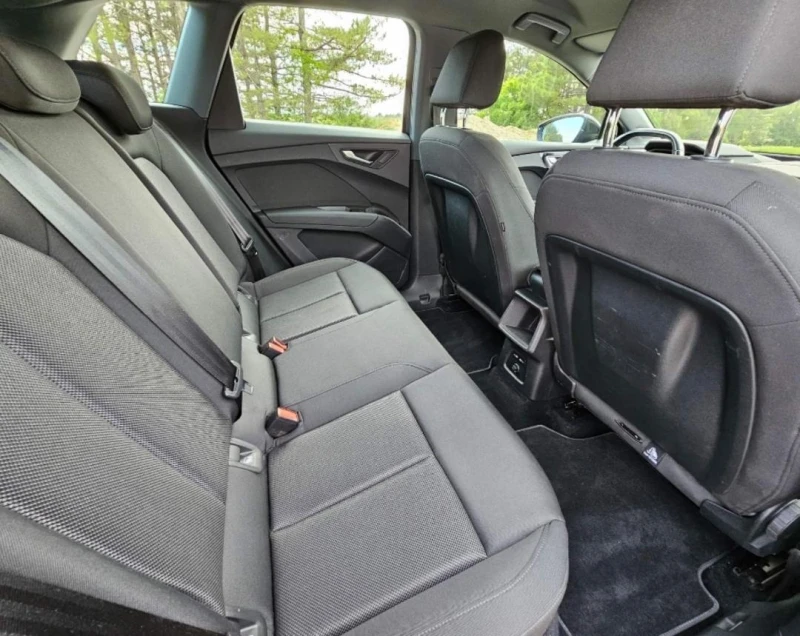 Audi Q4  40 Etron Matrix, снимка 14 - Автомобили и джипове - 50238213