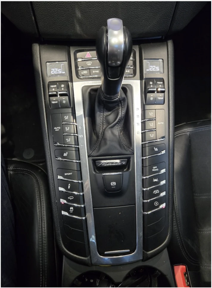 Porsche Macan GTS* PDK* FACELIFT* 360КАМЕРА* КЕЙЛЕС* , снимка 13 - Автомобили и джипове - 53749605