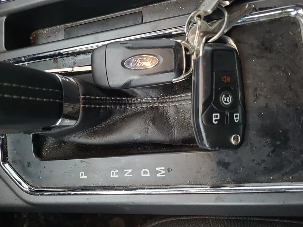 Ford F150 * XLT CREW CAB SHORT BED * CARFAX * ЦЕНА ДО БГ - изображение 9