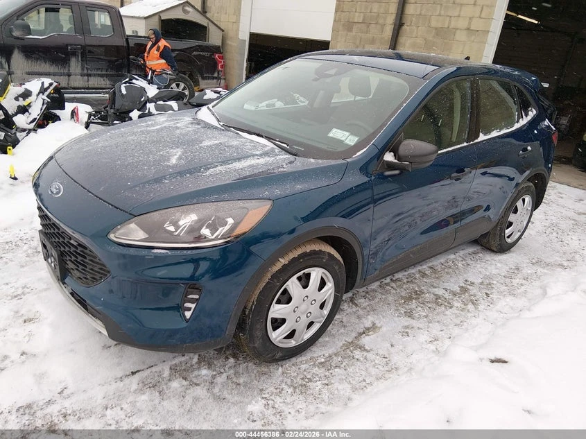 Ford Escape 1.5l S, снимка 2 - Автомобили и джипове - 54310702