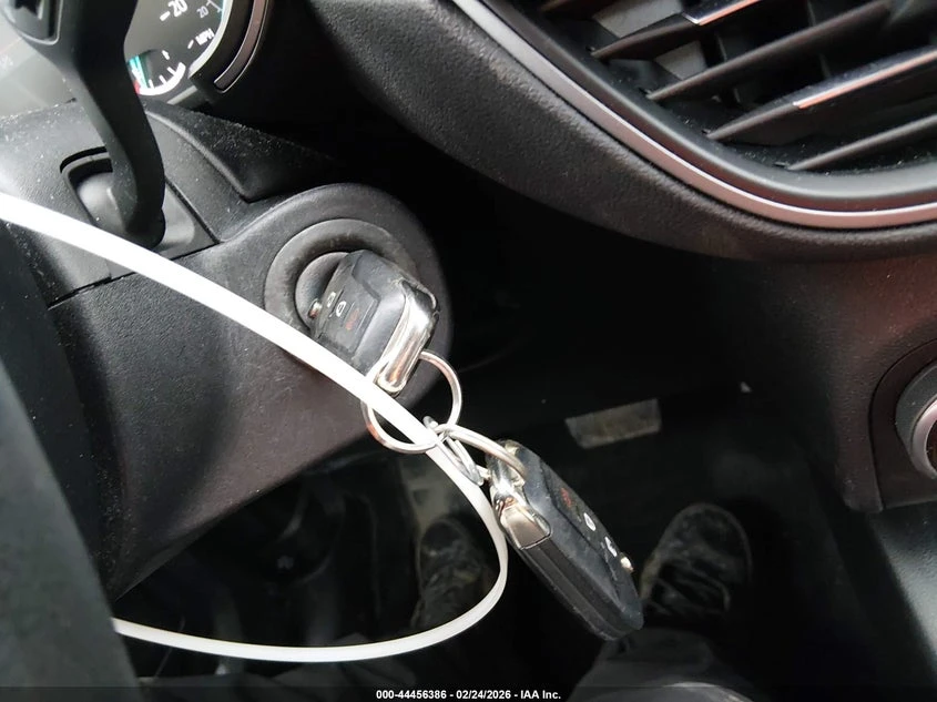 Ford Escape 1.5l S, снимка 11 - Автомобили и джипове - 54310702