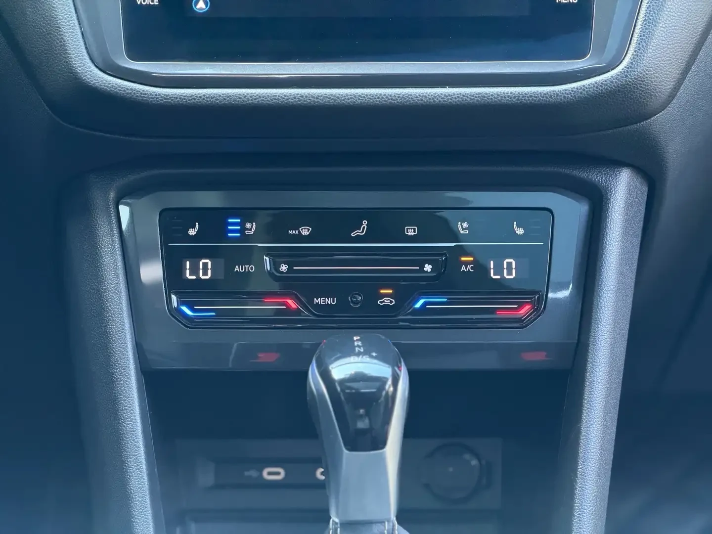 VW Tiguan Highline R-Line 4MOTION, снимка 14 - Автомобили и джипове - 54929882