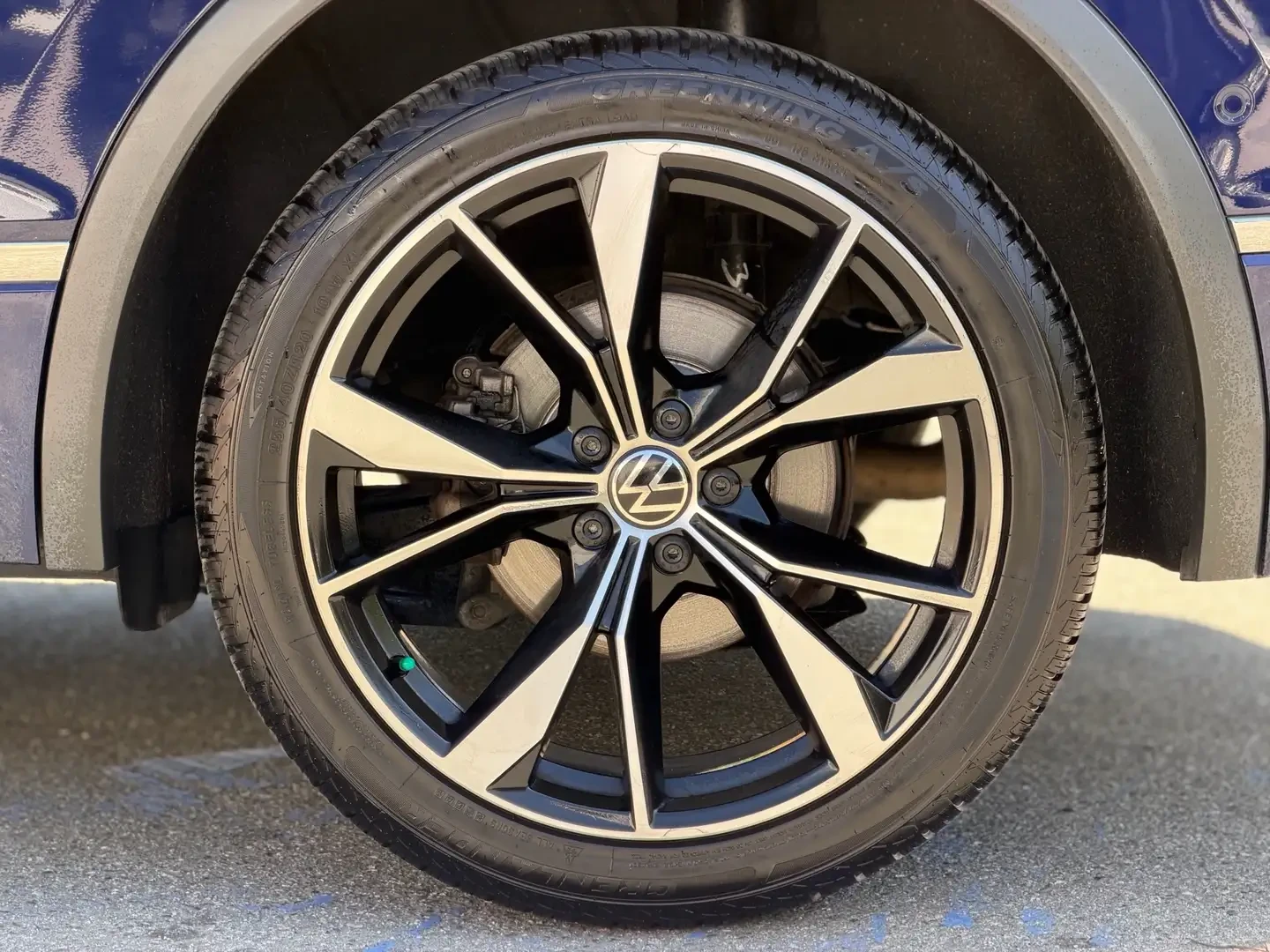 VW Tiguan Highline R-Line 4MOTION, снимка 8 - Автомобили и джипове - 54929882