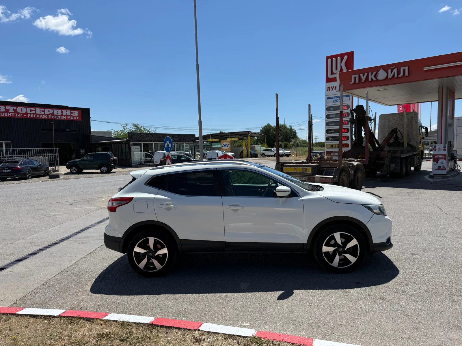 Nissan Qashqai 1.5DCI включена регистрация, снимка 4 - Автомобили и джипове - 55274089