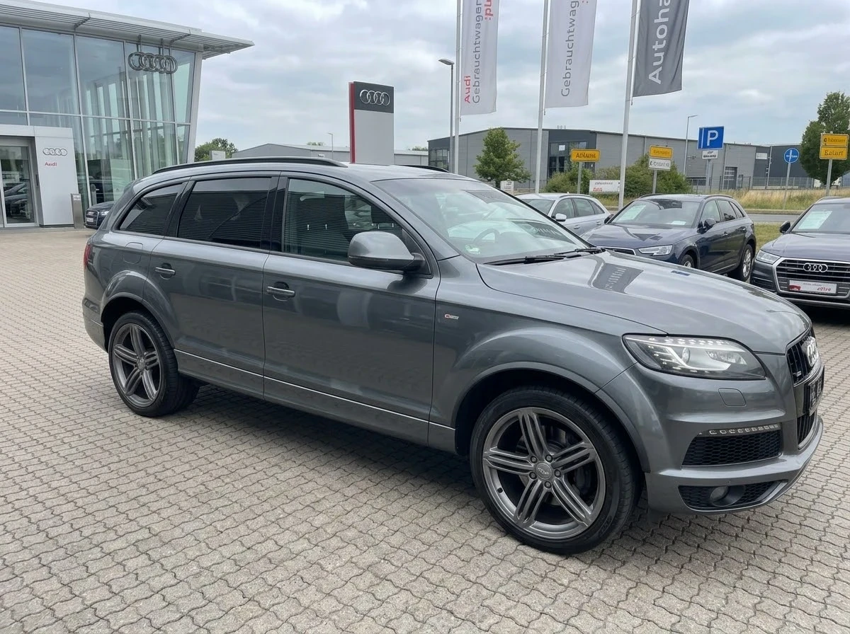 Audi Q7 3.0TDI Exclusive/CARBON/3xTV/PANO/BOSE/6+ 1/FULL, снимка 4 - Автомобили и джипове - 56251348