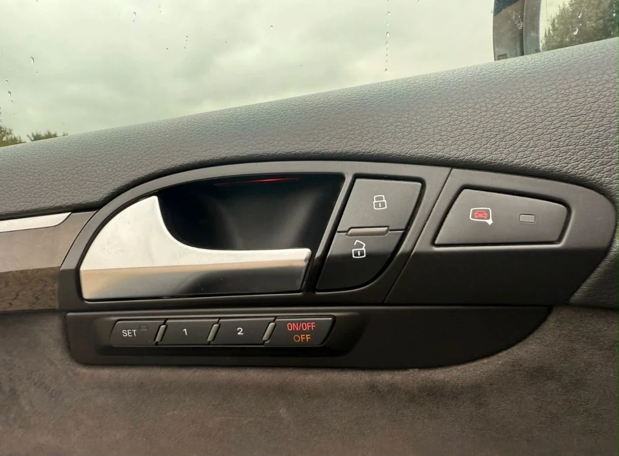 Audi Q7 3.0TDI Exclusive/CARBON/3xTV/PANO/BOSE/6+ 1/FULL, снимка 9 - Автомобили и джипове - 56251348