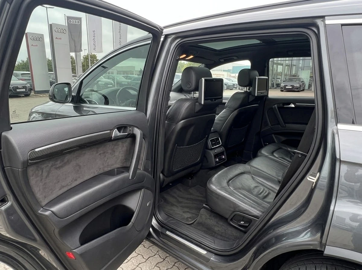 Audi Q7 3.0TDI Exclusive/CARBON/3xTV/PANO/BOSE/6+ 1/FULL, снимка 7 - Автомобили и джипове - 56251348