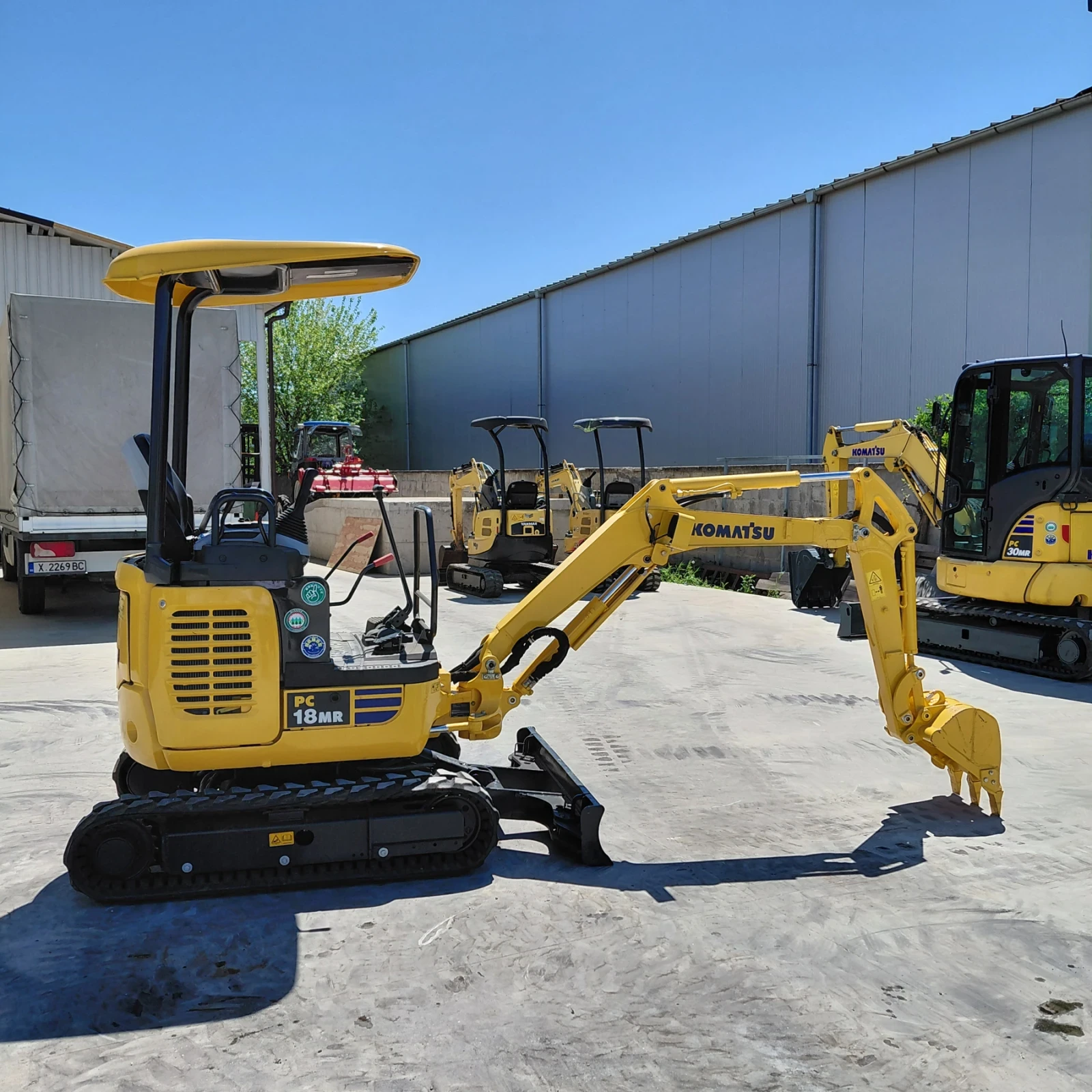 Багер Komatsu PC18MR-3  САМО НА 800 мч, Практически НОВ, снимка 6 - Индустриална техника - 52887415