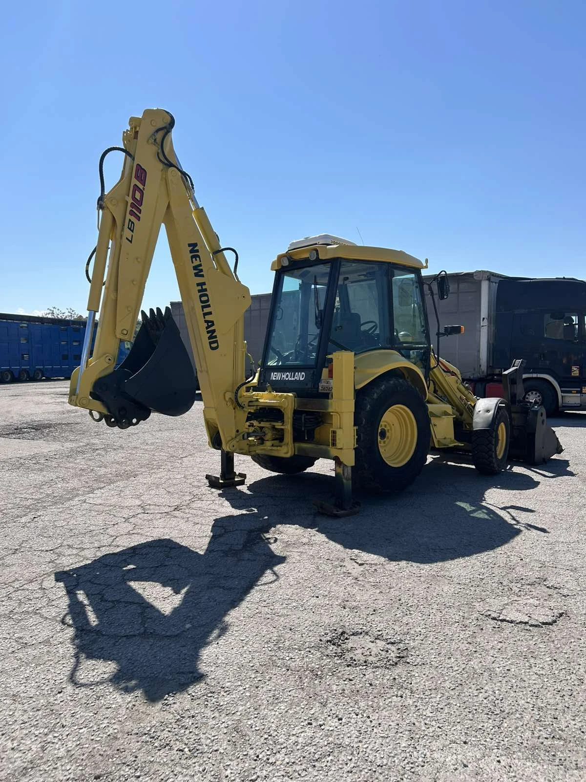 Багер New Holland