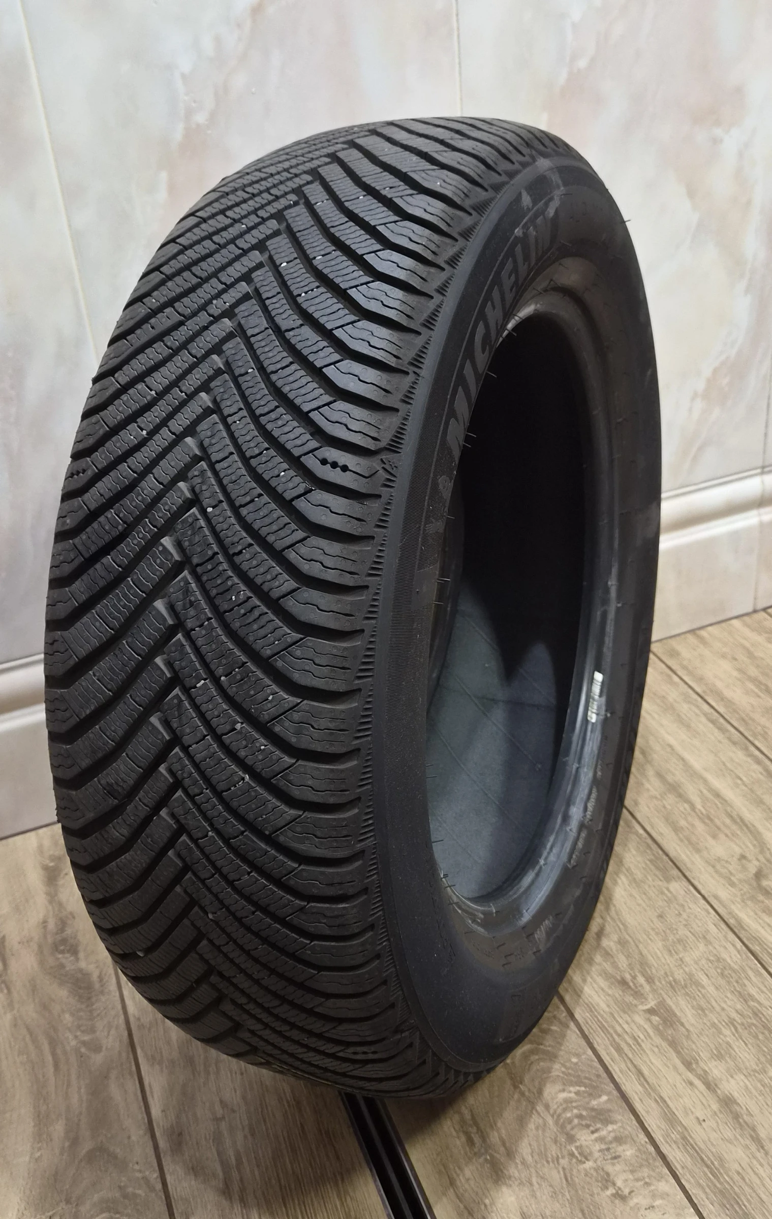 Гуми Зимни 205/60R16