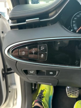 Genesis GV70 20000 км Неразличим от НОВ, снимка 13