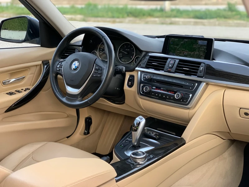 BMW 320 Luxury* HUD* Панорама* ИТАЛИЯ, снимка 13 - Автомобили и джипове - 47709433