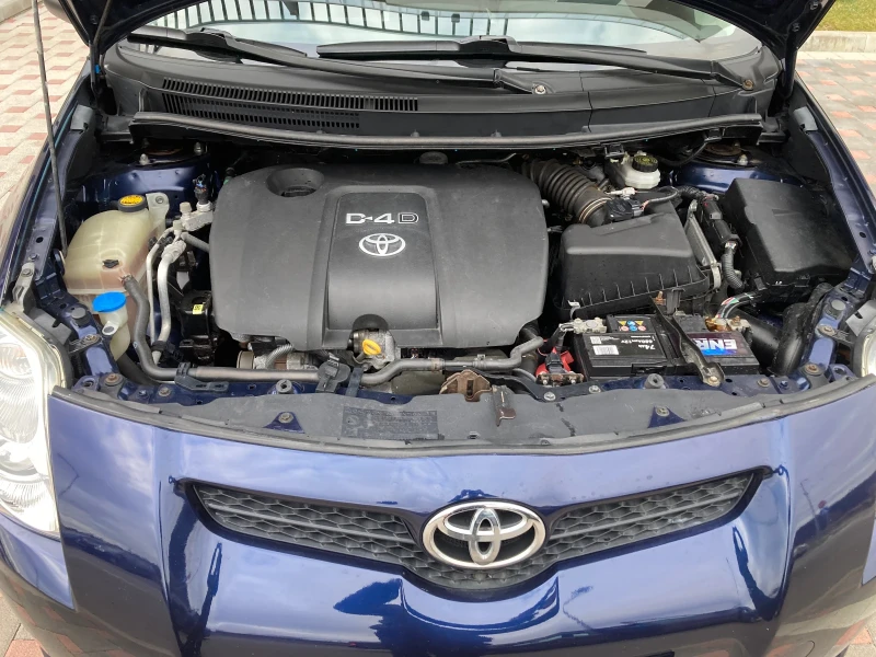 Toyota Auris, снимка 15 - Автомобили и джипове - 48804362