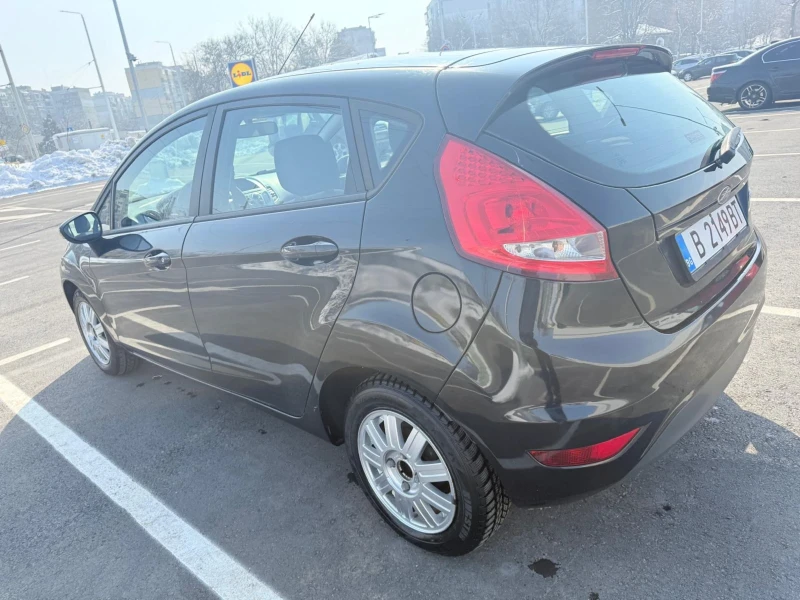 Ford Fiesta 1.4 95кс/С ФАБРИЧЕН ГАЗ/4(5) ВРАТИ/ВСИЧ. ПЛ.!, снимка 7 - Автомобили и джипове - 49226314